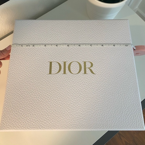 DIOR Gift Box - Picture 6 of 8
